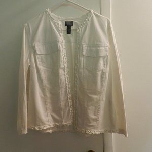 WHITE DENIM WITH RUFFLED TRIM CROPPED JACKET.